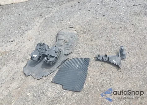 2021 Chevrolet Silverado 1500 4Wd Short Bed Rst z USA, uszkodzony, nr VIN 1GCUYEED6MZ194599